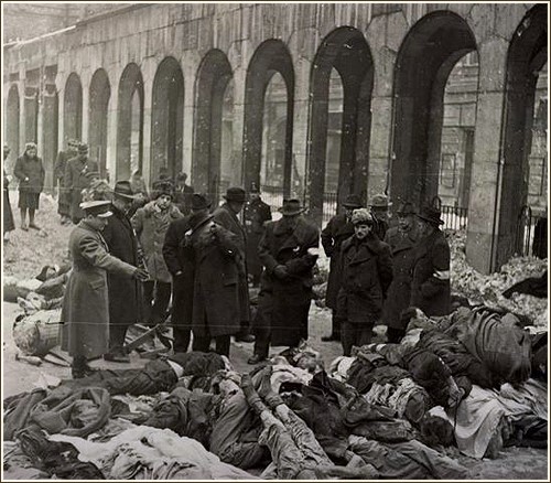 Képtalálat a következőre: „a fasizmus idején itt volt a budapesti getto egyik kapuja”