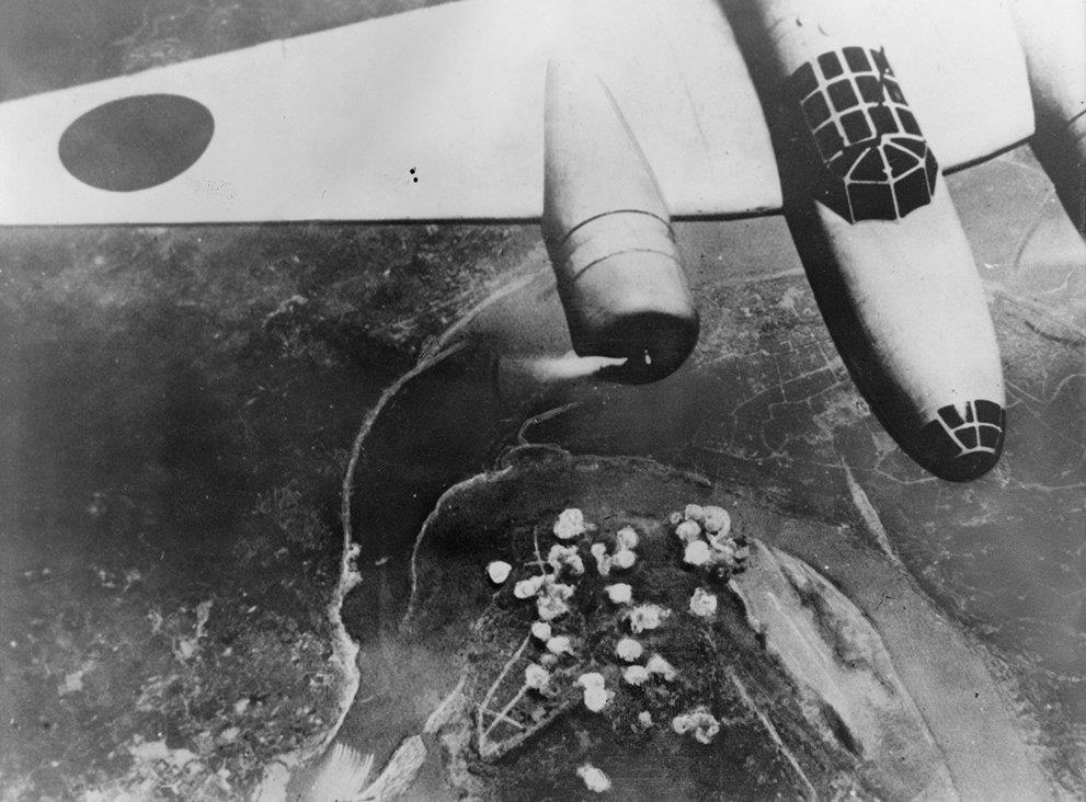 Японский бомбардировщик Ki-21 над Чунцином, Китай, 14 сентября 1940 года.