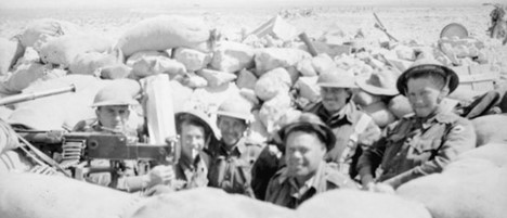 Солдаты австралийского 2/48 батальона в Тобруке.